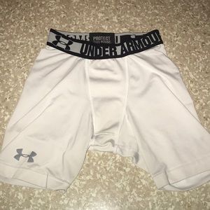 Men’s Under Armour compression shorts